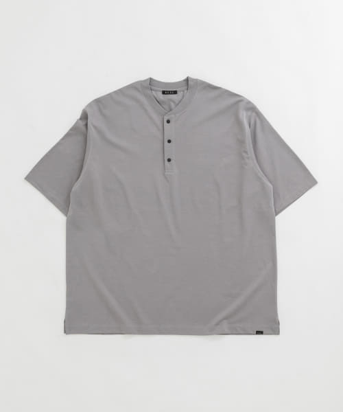 『UR TECH』ワイドヘンリーネックTシャツ