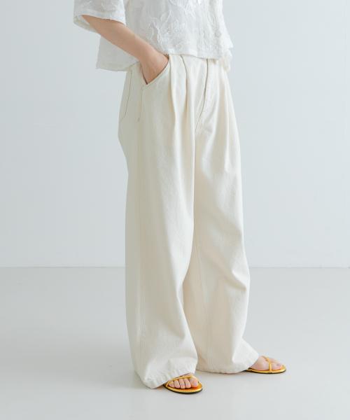 new basic　ツータックワイドデニムパンツ