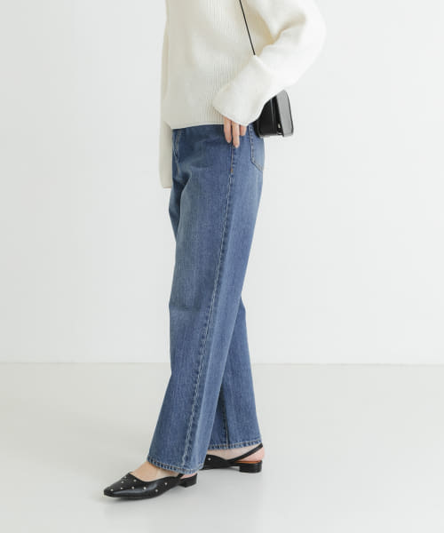 new basic　ストレートフィットデニムパンツ