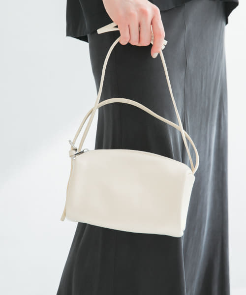 LEATHER SQUARE SHOULDER