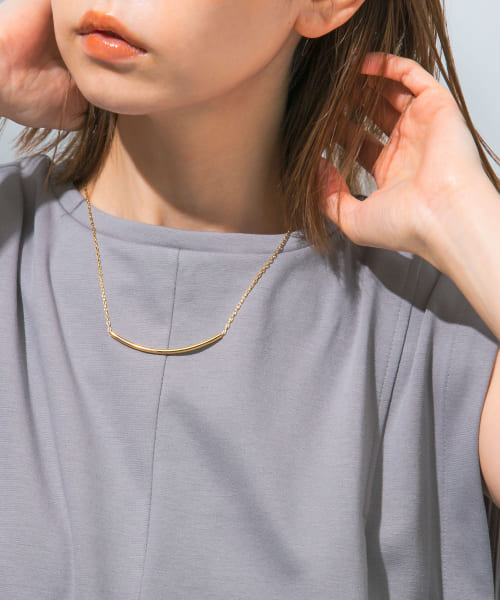 Favorible　Curvy line necklace