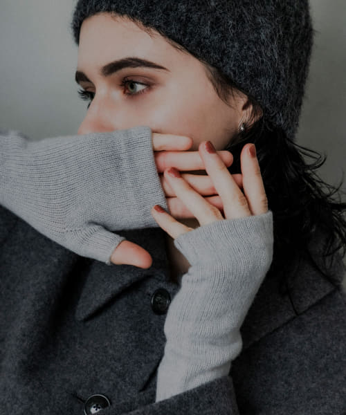 William Brunton Hand Knits　cable Wristwarmers