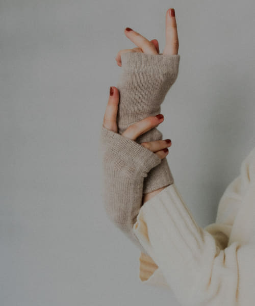 William Brunton Hand Knits　cable Wristwarmers