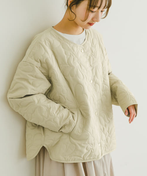 ノーカラー刺繍ブルゾン
