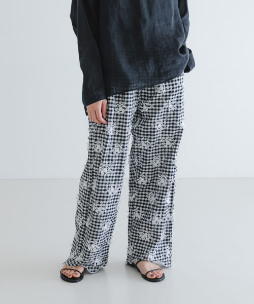 crinkle crinkle crinkle　3Dembroidery gingham pants