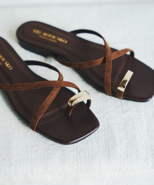 『MADE IN JAPAN』プチメタルクロスフラットサンダル