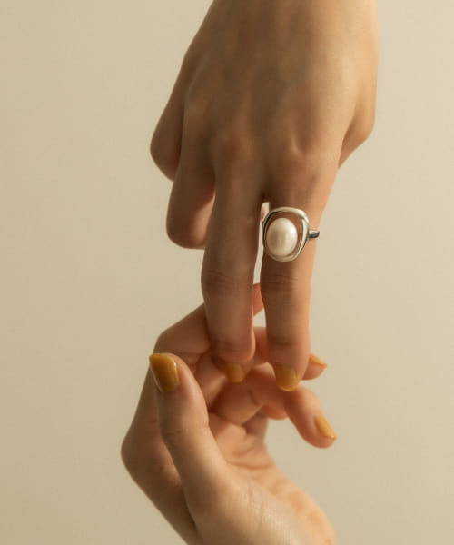 SMELLY so’　pearl round ring