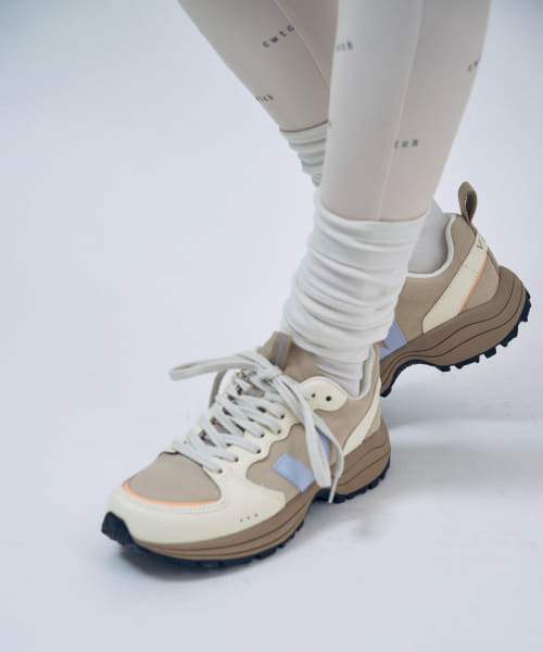 veja　VENTURI ALMOND SWAN