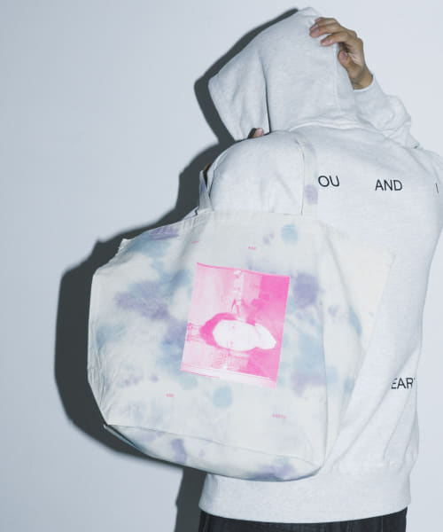 BLANKMAG　YOU AND I ARE EARTH Tote