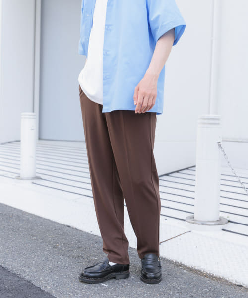 1-tuck スリムフィットスラックス