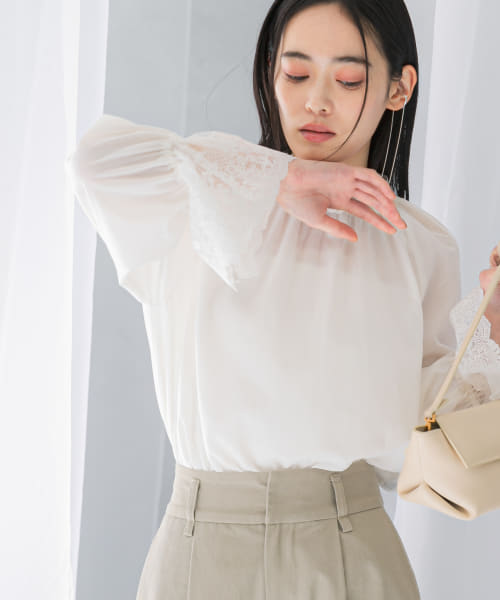 ウォッシャブルハイネックレースブラウス