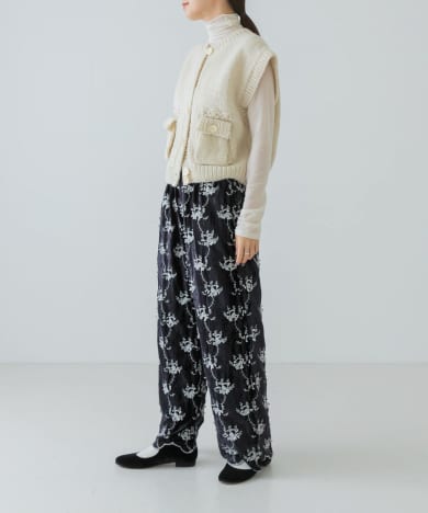 crinkle crinkle crinkle　velvet embroidery pants