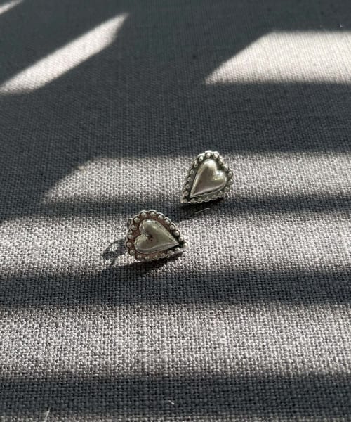 マットメタルハートピアス