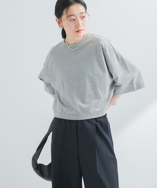 ショート丈ハーフスリーブカットソー