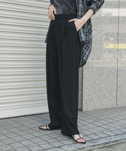 センタープレスストレートパンツ