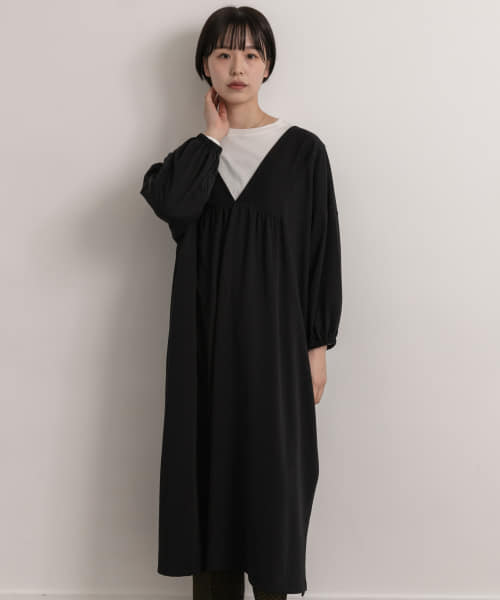 Audrey and John Wad　Deep Vneck Long-Sleeve Long PO