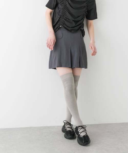 タックショートパンツ