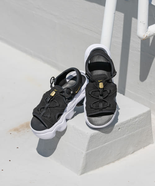 NIKE　ナイキウィメンズエアマックスココサンダル