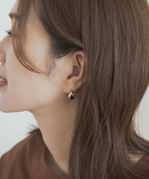 プランプメタルピアス
