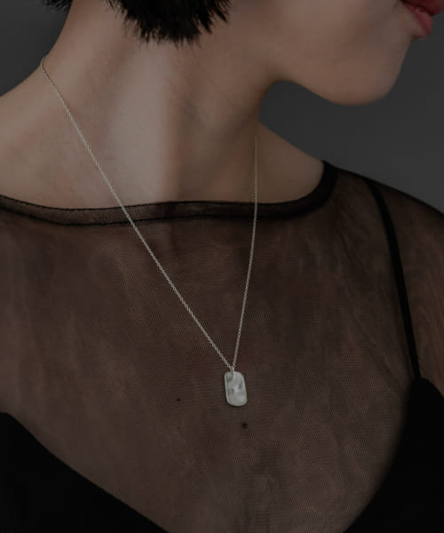 SMELLY so’　rectangle plate necklace