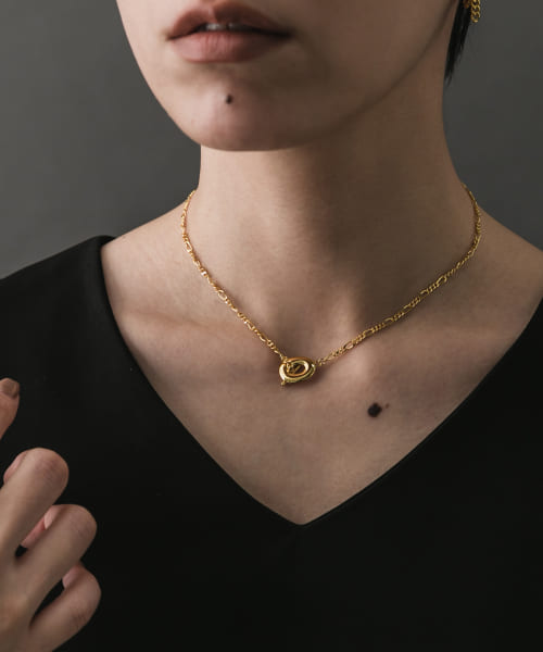 SMELLY so’　flat mantel necklace