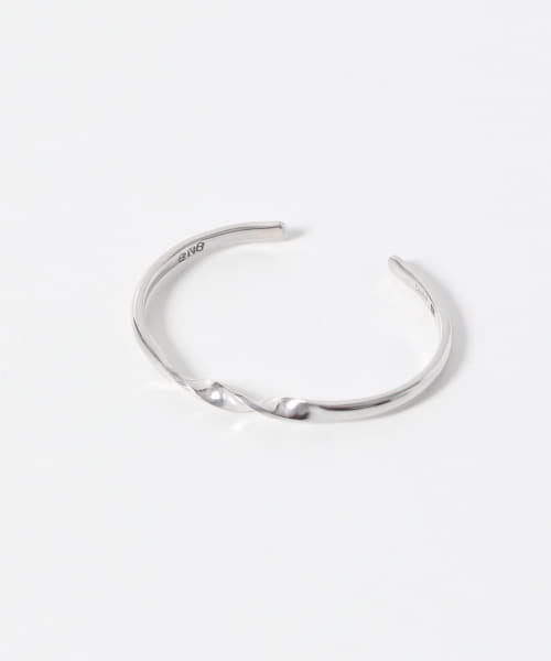 ERICKA NICOLAS BEGAY　CENTER TWIST BANGLE
