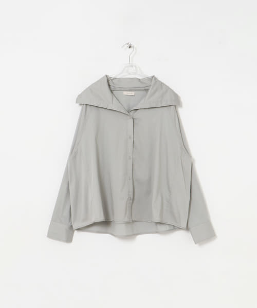 square collar blouse