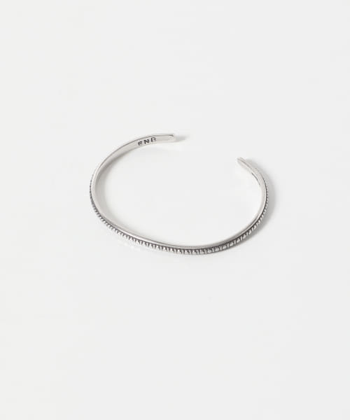 ERICKA NICOLAS BEGAY　STAMP BANGLE-01