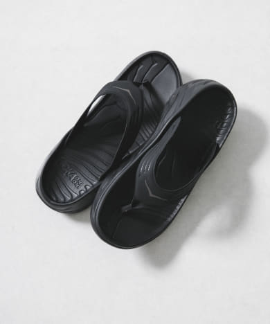 HOKA ONE ONE　M ORA RECOVERY FLIP