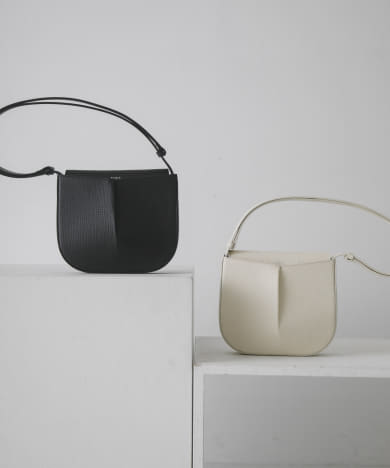STUDIO NICHOLSON　THE PLEATED CROSSBODY